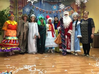 Театрализованное представление « Новогодний карнавал Белоснежки» Театрализованное представление « Новогодний карнавал Белоснежки»